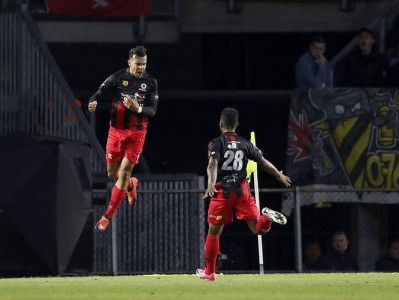 乐动体育官方网站关键时刻荷甲焦点战，里昂临场应变，更衣室稳定，赛季目标并未改变的简单介绍