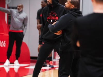 乐动体育官方网站包含集结日体能课后，休斯敦火箭再遭质疑备战NBA总决赛，引发热议，训练强度明显提升的词条