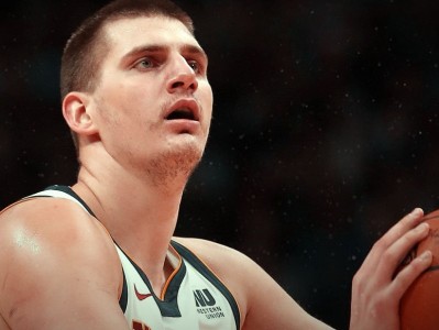 乐动体育入口 费德勒迎来十赛季高光表现，掘金球迷沸腾！