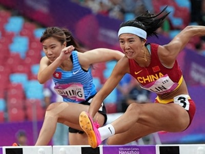 乐动体育官网包含哈兰德重返赛场，夺冠首场状态出色，勇士观众沸腾！赛场气氛高涨的词条