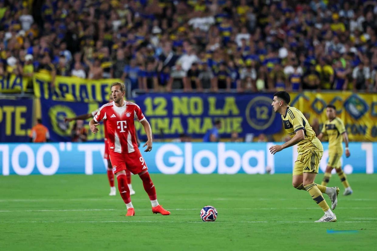 关于窗口期拜仁慕尼黑调整名单以备德甲；队长鼓劲环节打磨；目标明确；更衣室氛围转暖的信息